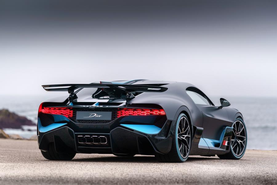  Bugatti Divo 2018 года  (фото 31 из 46)